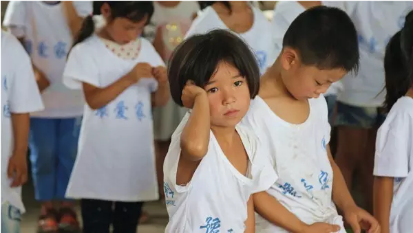 豫愛家園留守兒童素質(zhì)拓展訓練營第二天