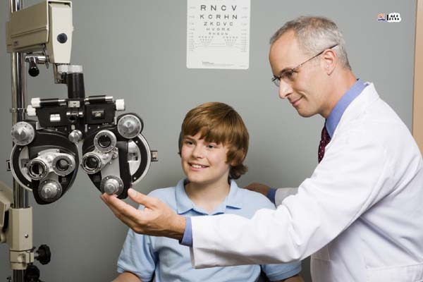 小小眼鏡大學(xué)問(wèn)，驗(yàn)光配鏡有講究