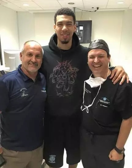 給力！NBA明星也做近視手術