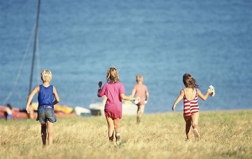 防治兒童近視，應適當增加戶外時間