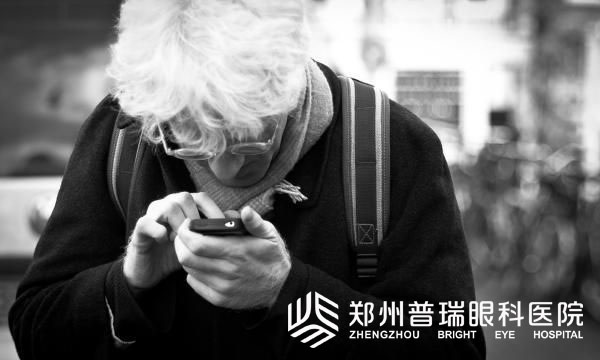 高度近視可以嗎？V4C-ICL助您擺脫眼鏡束縛！