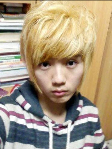 網(wǎng)曝鹿晗韓庚吳亦凡舊照！全能愛豆誰更辣眼？