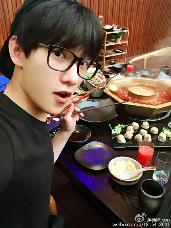 鹿晗李易峰楊洋張藝興，愛豆“眼鏡殺”誰更好看？