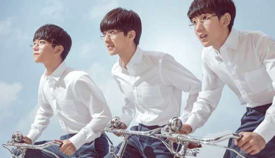 復(fù)古金絲眼鏡正流行，張藝興呆萌李易峰帥爆！