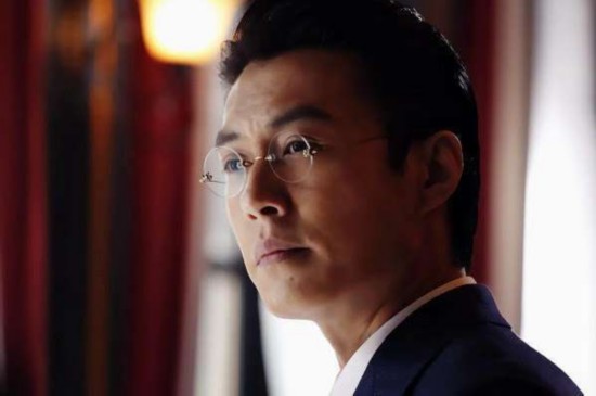 復(fù)古金絲眼鏡正流行，張藝興呆萌李易峰帥爆！