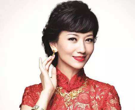 細數(shù)娛樂圈中的他和她，會“放電”但全是高度近視！