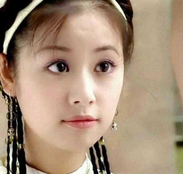 細數(shù)娛樂圈中的他和她，會“放電”但全是高度近視！