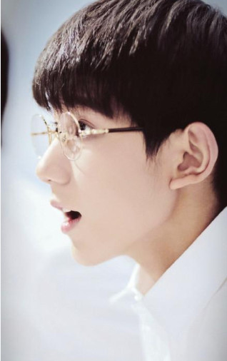 胡歌楊洋藝興王源，儒雅“眼鏡男”你*愛哪款？