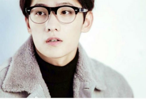 胡歌楊洋藝興王源，儒雅“眼鏡男”你*愛哪款？