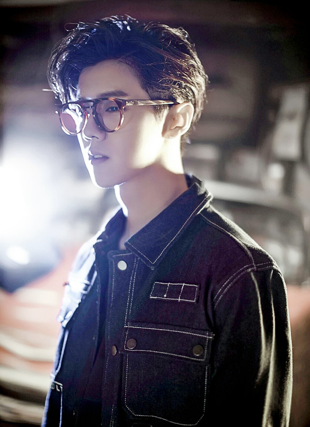 送你7款戴眼鏡但帥爆的“禁欲系”小鮮肉！