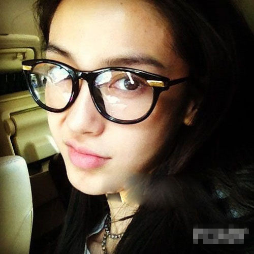 學(xué)女明星戴框架眼鏡？別人時(shí)髦你是Low！