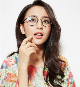 【八一八】那些年戴過大框眼鏡的她和她們！